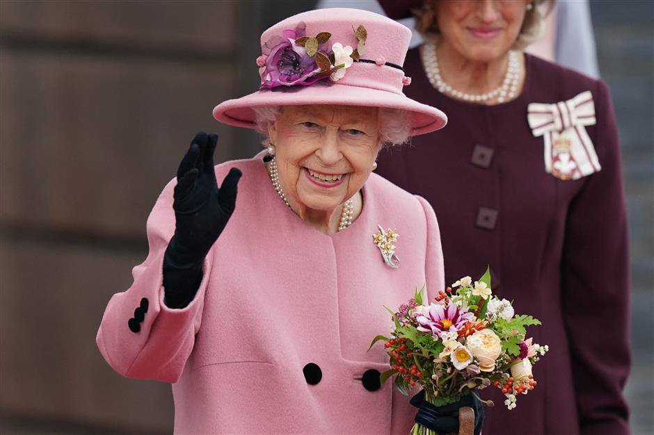 Queen Elizabeth quietly marks 70 years on the British