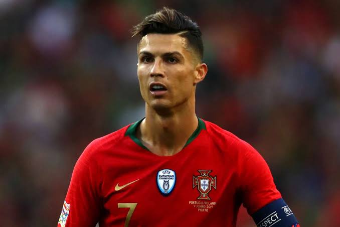 FOOTBALL SHOCK AS CRISTIANO RONALDO ANNOUNCES HIS RETIREMENT ! “The