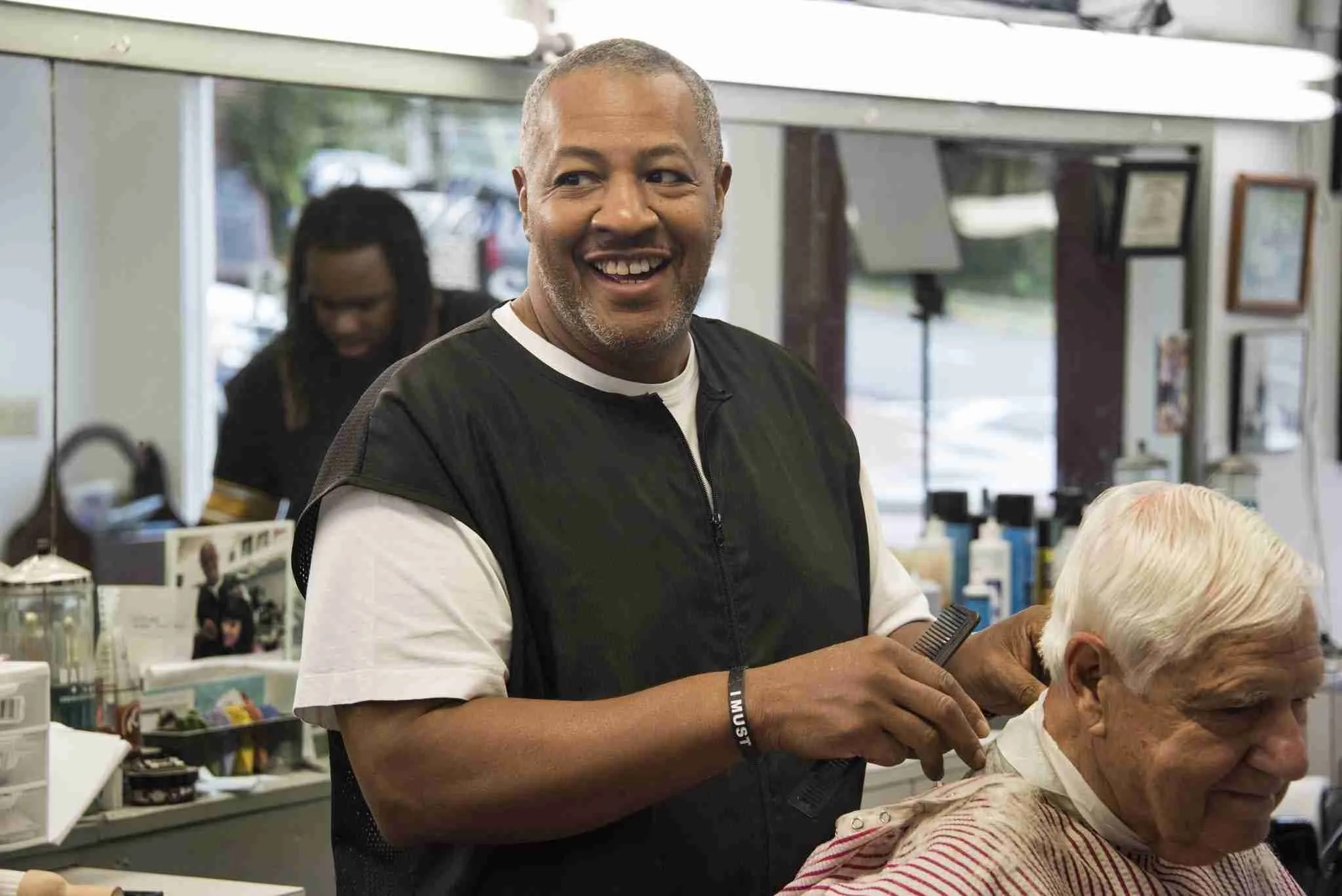 Raeford’s Barber Shop to Celebrate 25th Anniversary News of Davidson