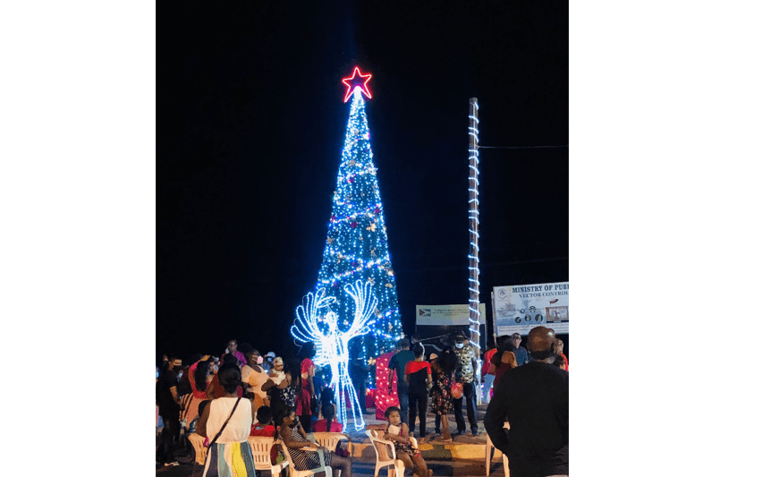 Lethem lights up Christmas tree