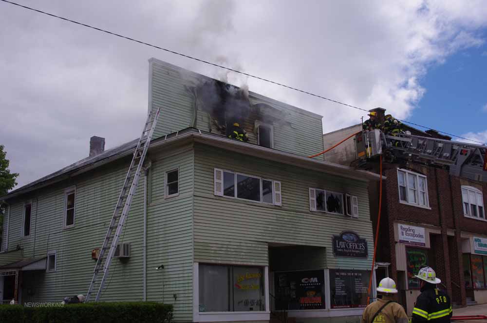 Working fire on Delaware Avenue in Palmerton, PA. Newsworking