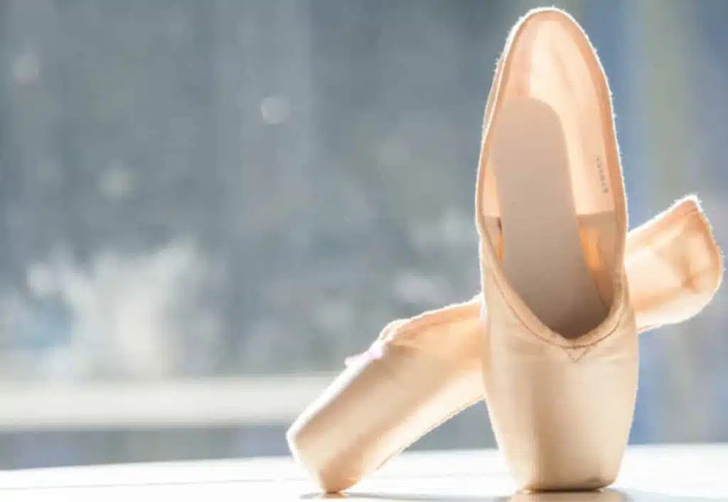 The 9 Best Toe Pads For Pointe Shoes Pros, cons, types + fitting guide.