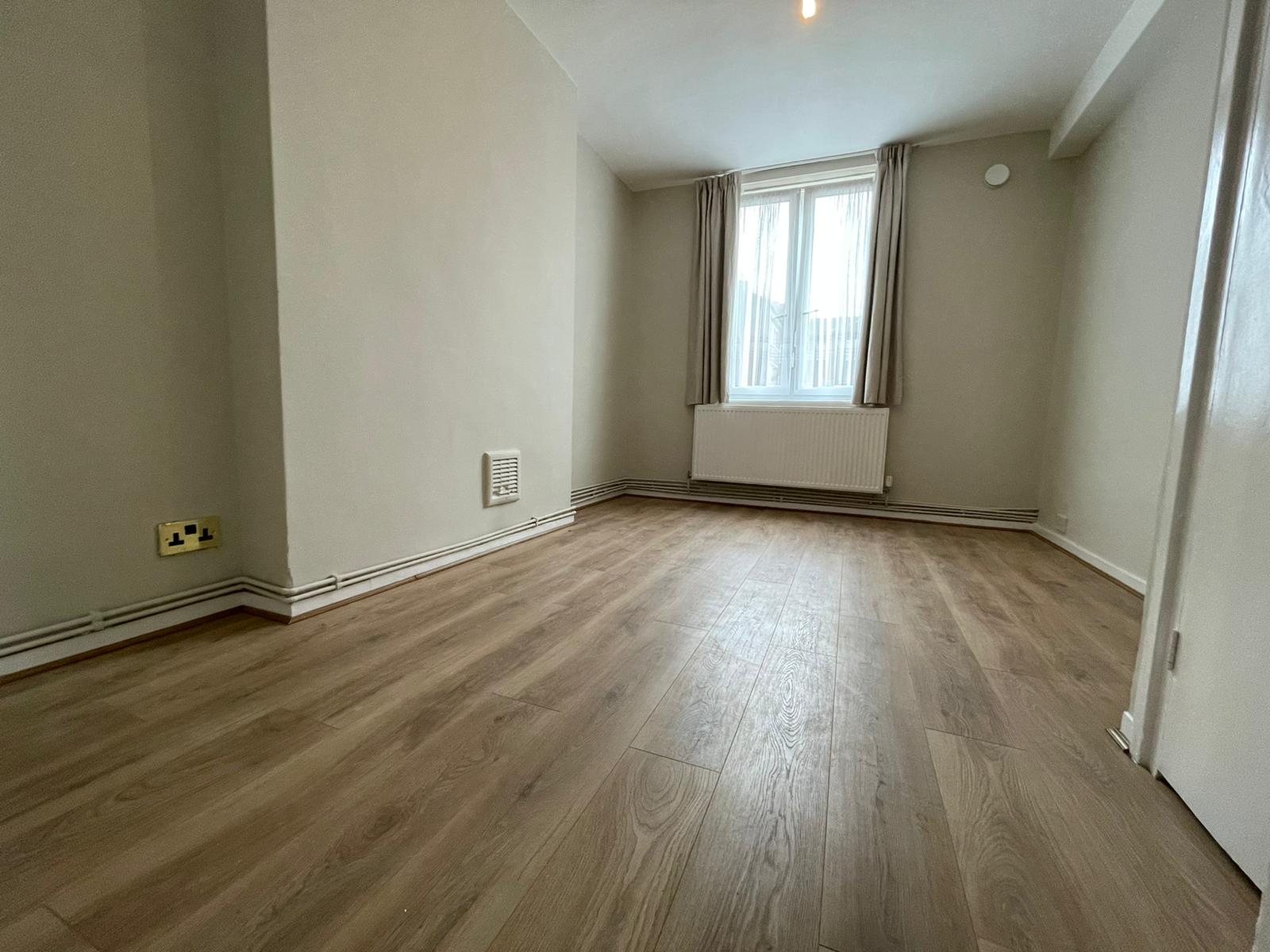 2 Bedroom Flat in Warwick Grove E5 9JB New Wave Homes 2 Bedroom Flat in Warwick Grove E5 9JB New Wave Homes