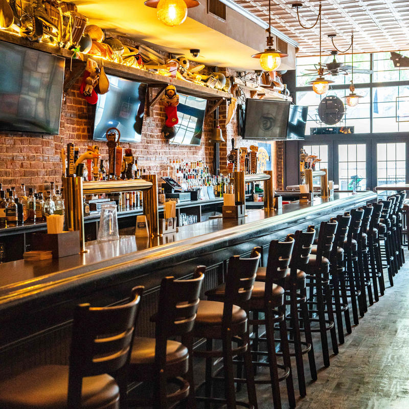 25 SPECTACULAR Sports Bars in New York City (For Any Fan!)