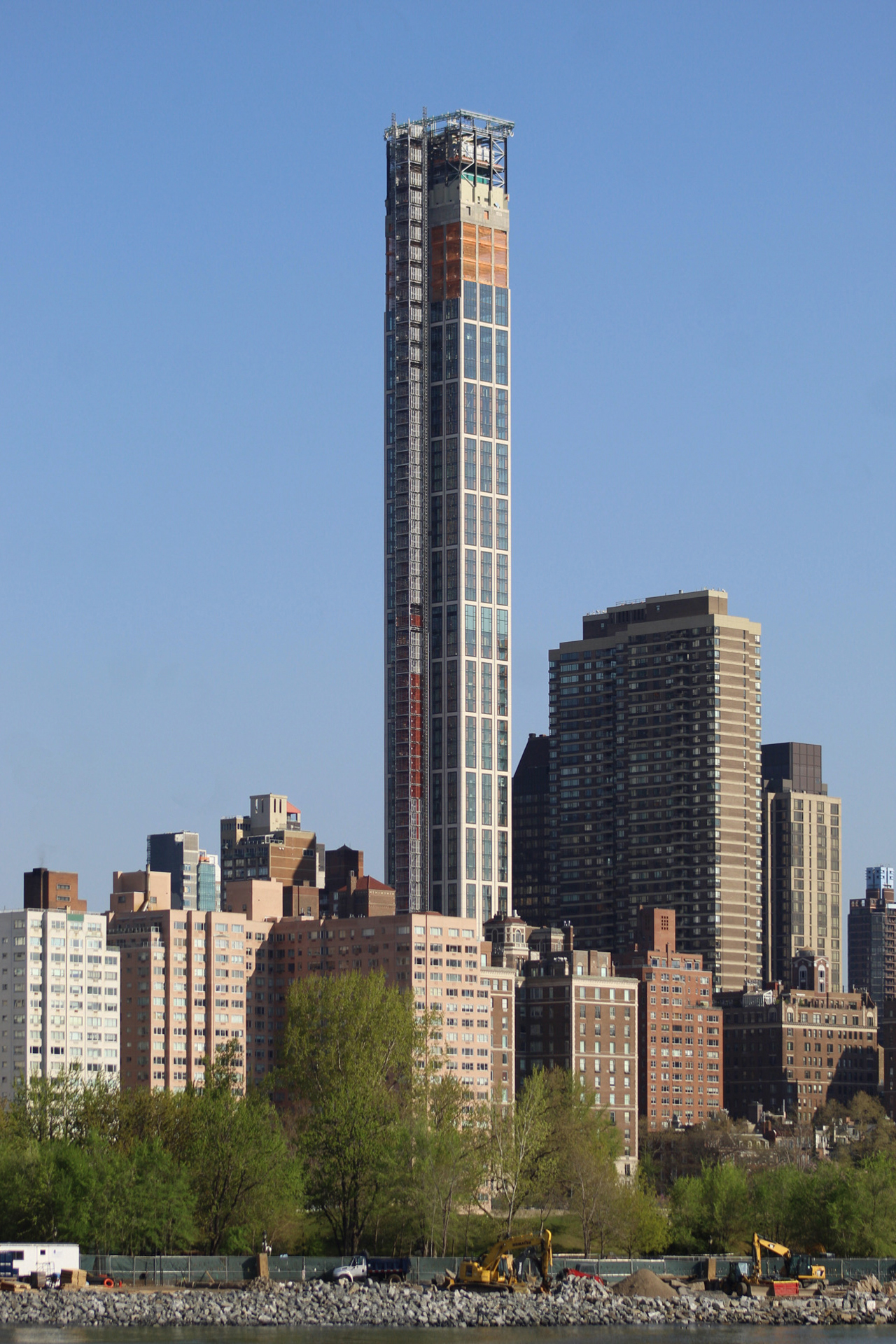 3 Sutton Place's Façade Nears 847Foot Parapet in Midtown East