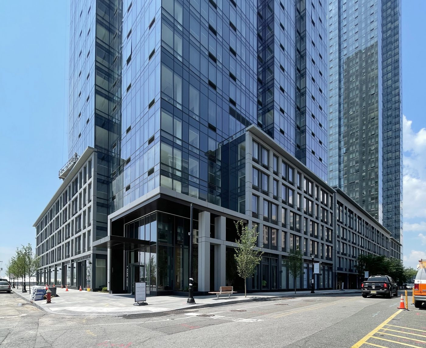Vantage Collection's 1 Park View Avenue Completes Construction in