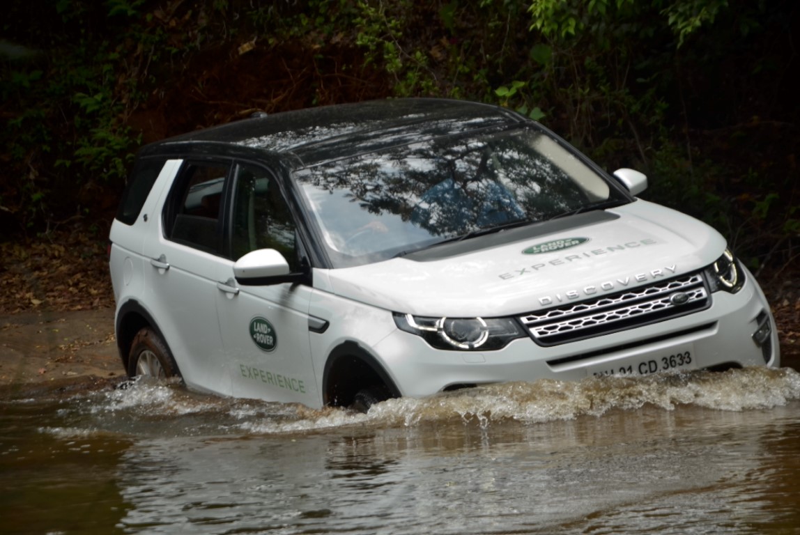 Land Rover announces a thrilling offroad drive experience for