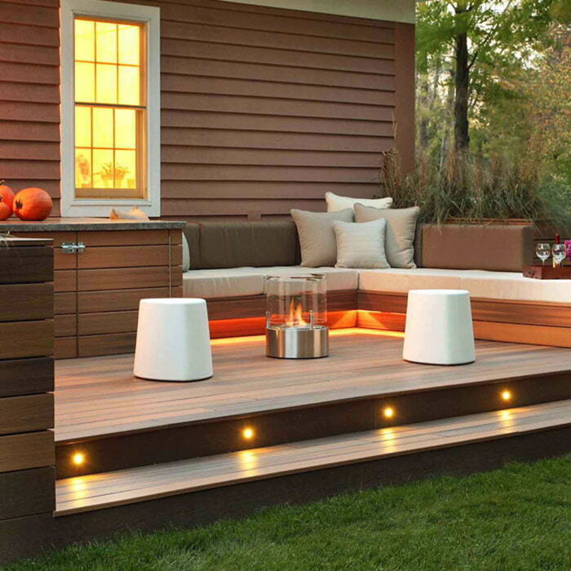 Bring your Deck to life with Stunning Outdoor Lights
