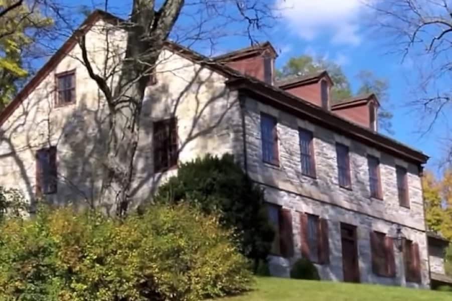 10 Magnificent Mansions No One Wants To Buy