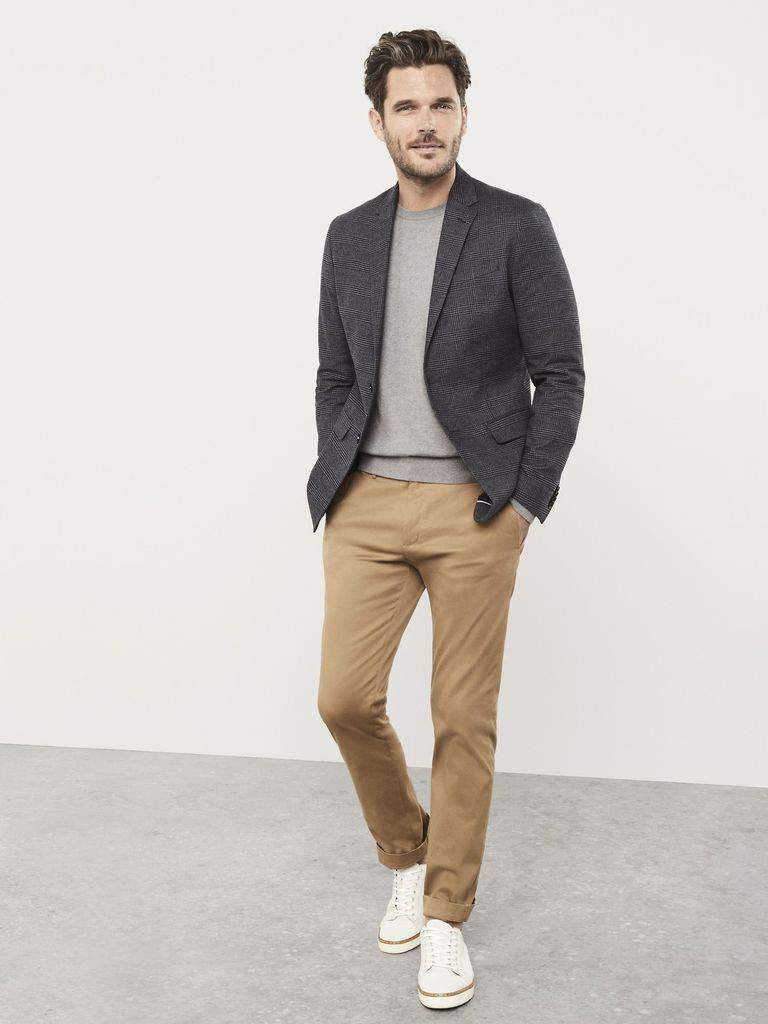 What Are Chinos and How Should They Be Worn? [2024 Guide]