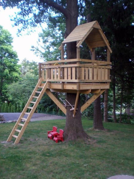 Enchanting and Creative Wooden Treehouse Ideas
