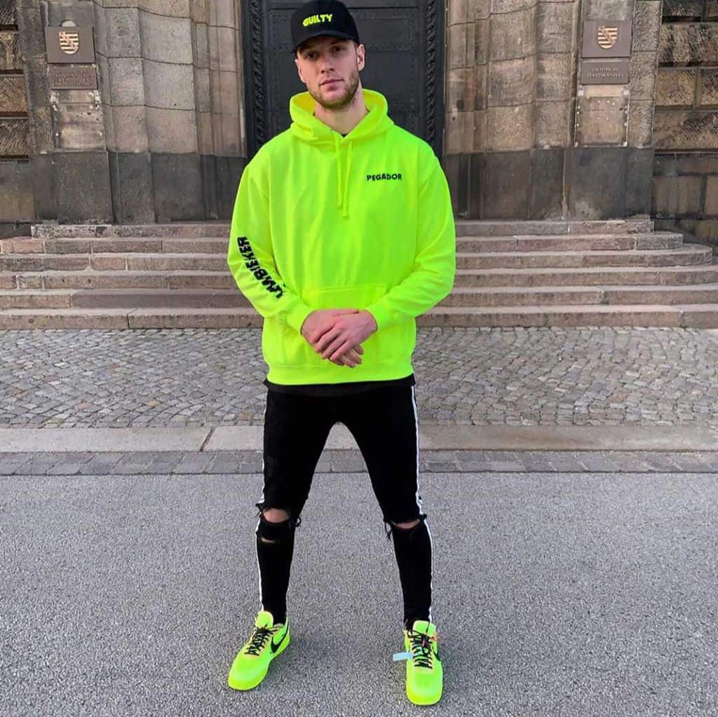 53 New Wave Fashion Ideas for Men and Women [2024 Guide]