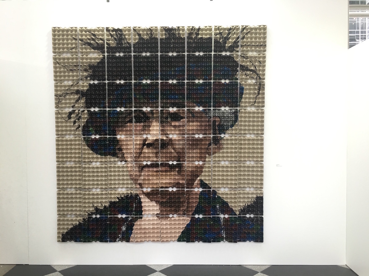 Bottle caps, egg cartons and all kinds of recycled stuff International DrapArt in photos