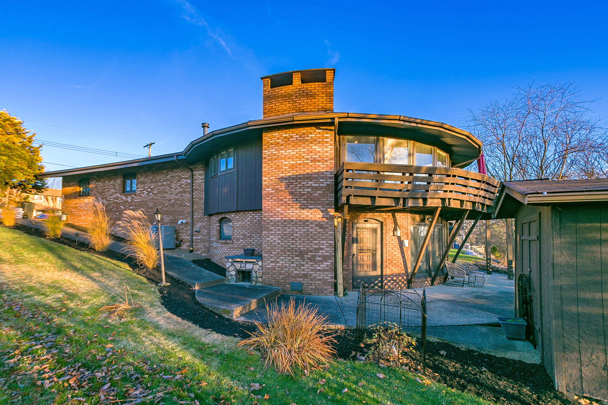 10 unique and funky homes for sale just outside of Pittsburgh