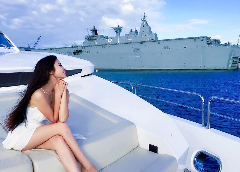 Crazy Rich Asian Woman First Chinese Bachelorette on 'The