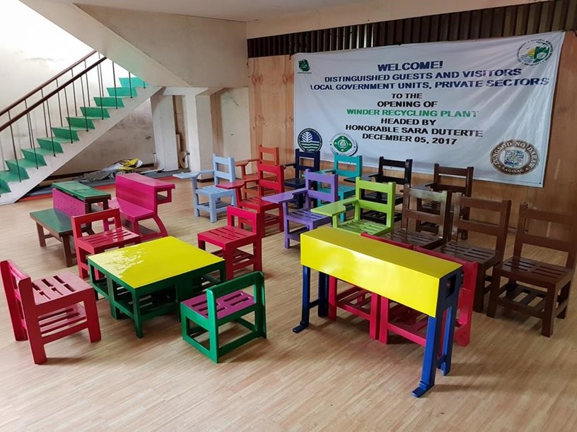 Filipino Engineer Uses Recycled Plastic Waste to Create Chairs for Schoolchildren