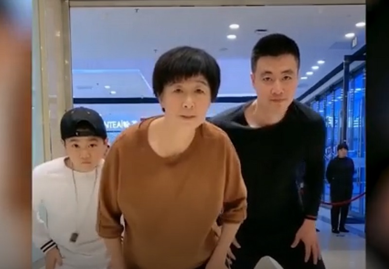 Chinese Son Teaches Mom to Dance, Now They Are Going Viral