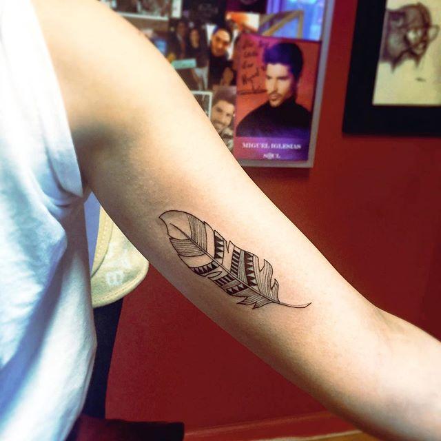 70 Feather Tattoos - Nexttattoos 640_x_640_jpg