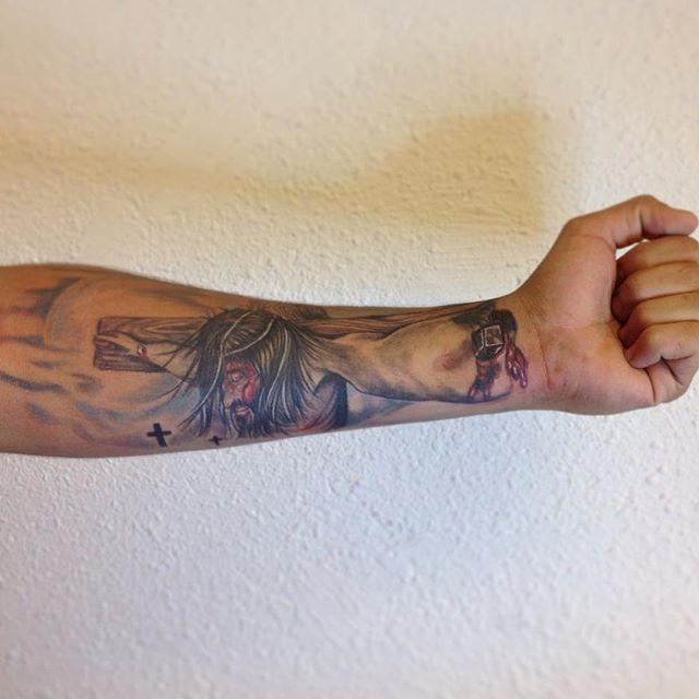 70 Tattoos Of Jesus Christ That Display Devotion And Religion - Nexttattoos 640_x_640_jpg