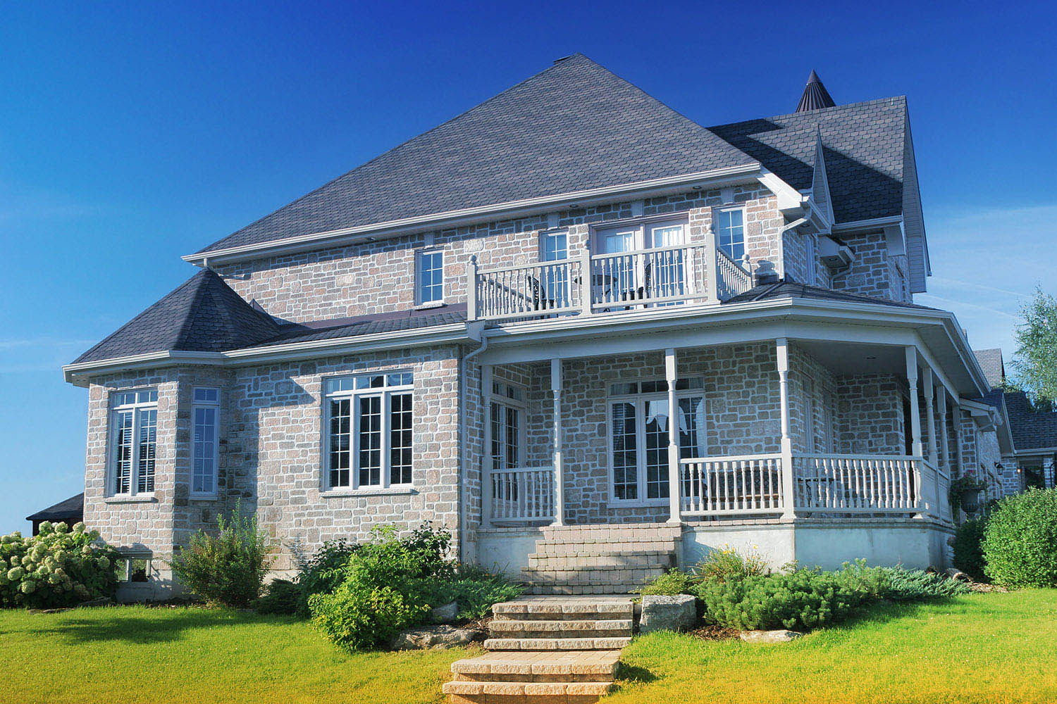 Large Rustic Style Grey Brick House ⋆ Imagery