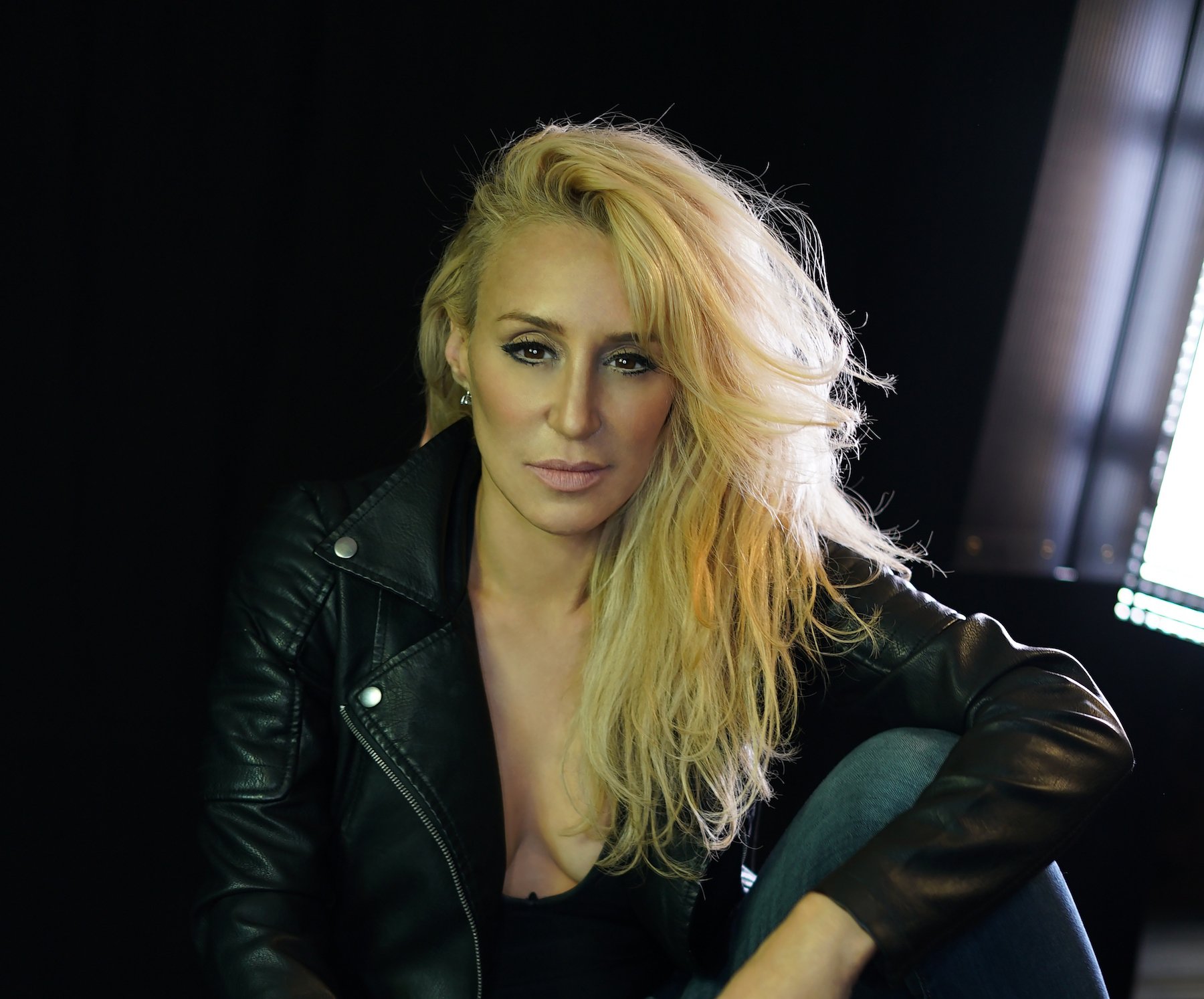The Melodic Mastery Of Jes Unveiling Her Top 5 Tracks Nexus Radio