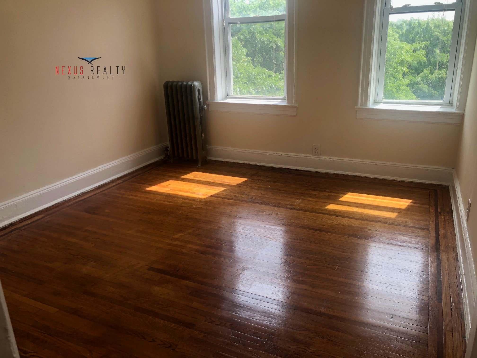 Sunny 2 Bedroom apartment in Woodside 1,875 Available now!!!!! Nexus Realty Management