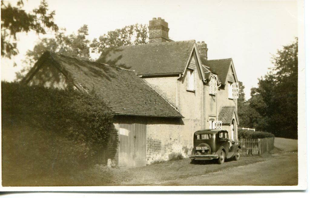 A house in Brook New Forest Knowledge