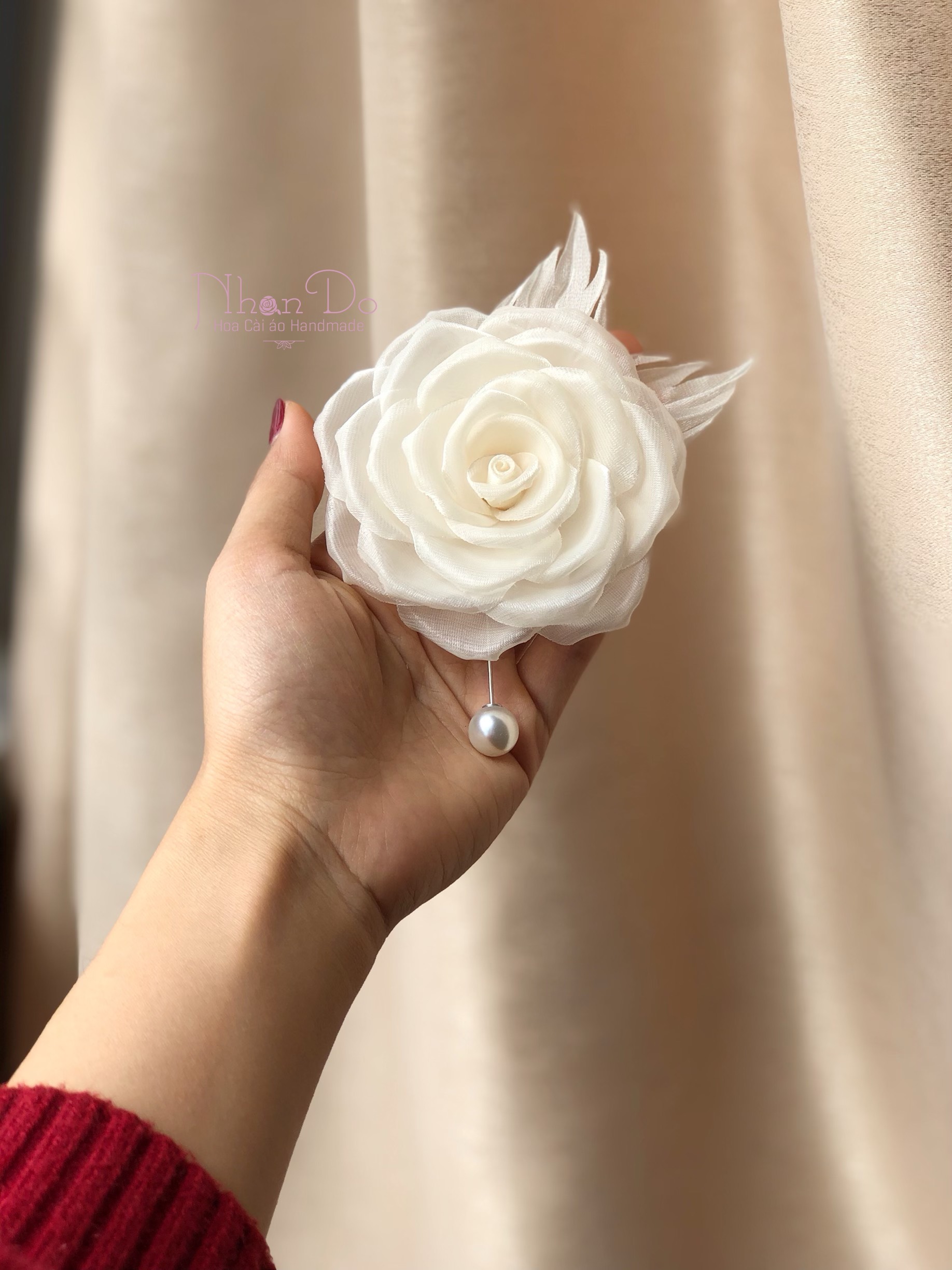 ND62 Cream White Organza Silk Rose Brooch Pin for Women and Men