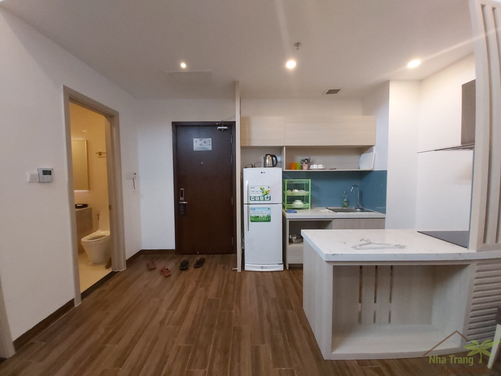 Full cost including in price for rent 1 bedroom luxury apartment in the