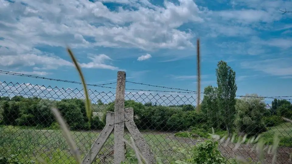 Unleash Your Creativity with Unrestricted Land in Property Investment