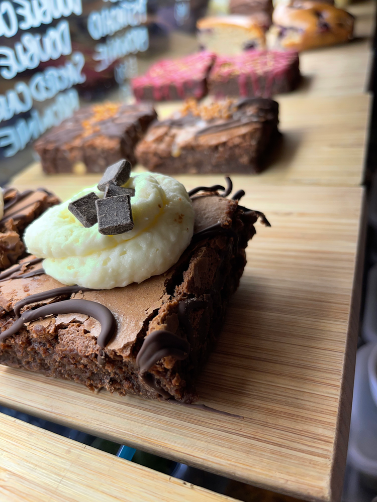 Independent female run cafe delivering cakes, brownies & Afternoon Tea