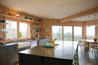 Table Pendant Lighting Encourages MixingandMatching in Oregon Home