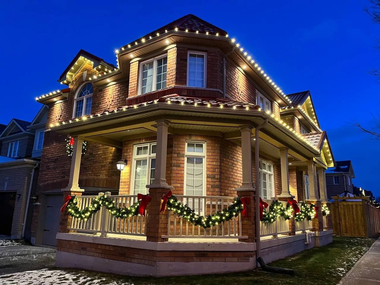 Christmas Light Installation & Holiday Decorations in Stouffville NICK’S
