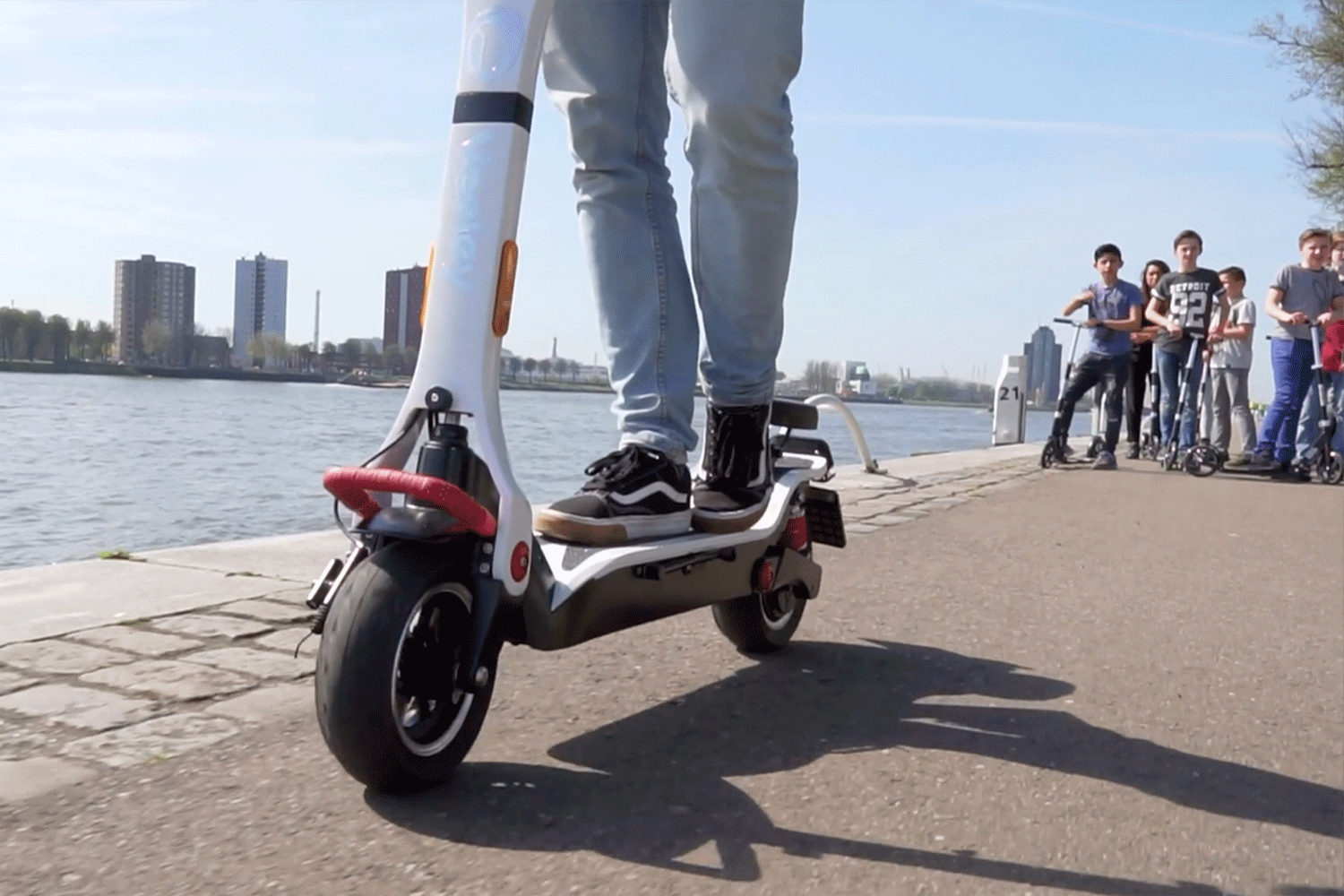 Veeley E-Step Officieel Toegestaan Op Openbare Weg - Nieuwsfiets Media & Events