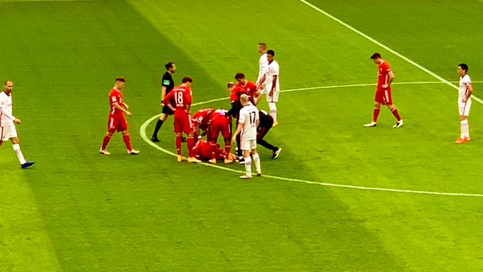 Bayern Munich's Alphonso Davies Gets Badly Injured against Eintracht