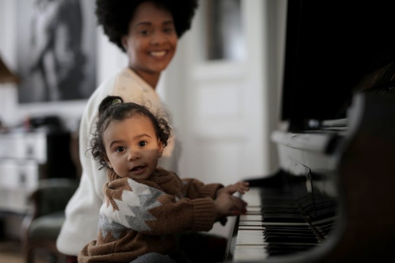 Benefits of Online Piano Lessons for Kids Night Helper