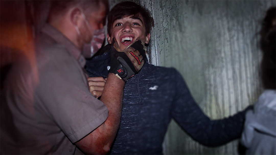 What to Expect at an Interactive Haunted House Nightmare On Edgewood