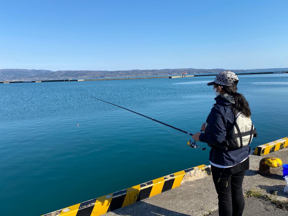 フィッシングパラダイス 佐渡島 ～ 磯釣りに挑戦！／佐渡市｜新潟県観光協会公式ブログ たびきち｜【公式】新潟県のおすすめ観光・旅行情報
