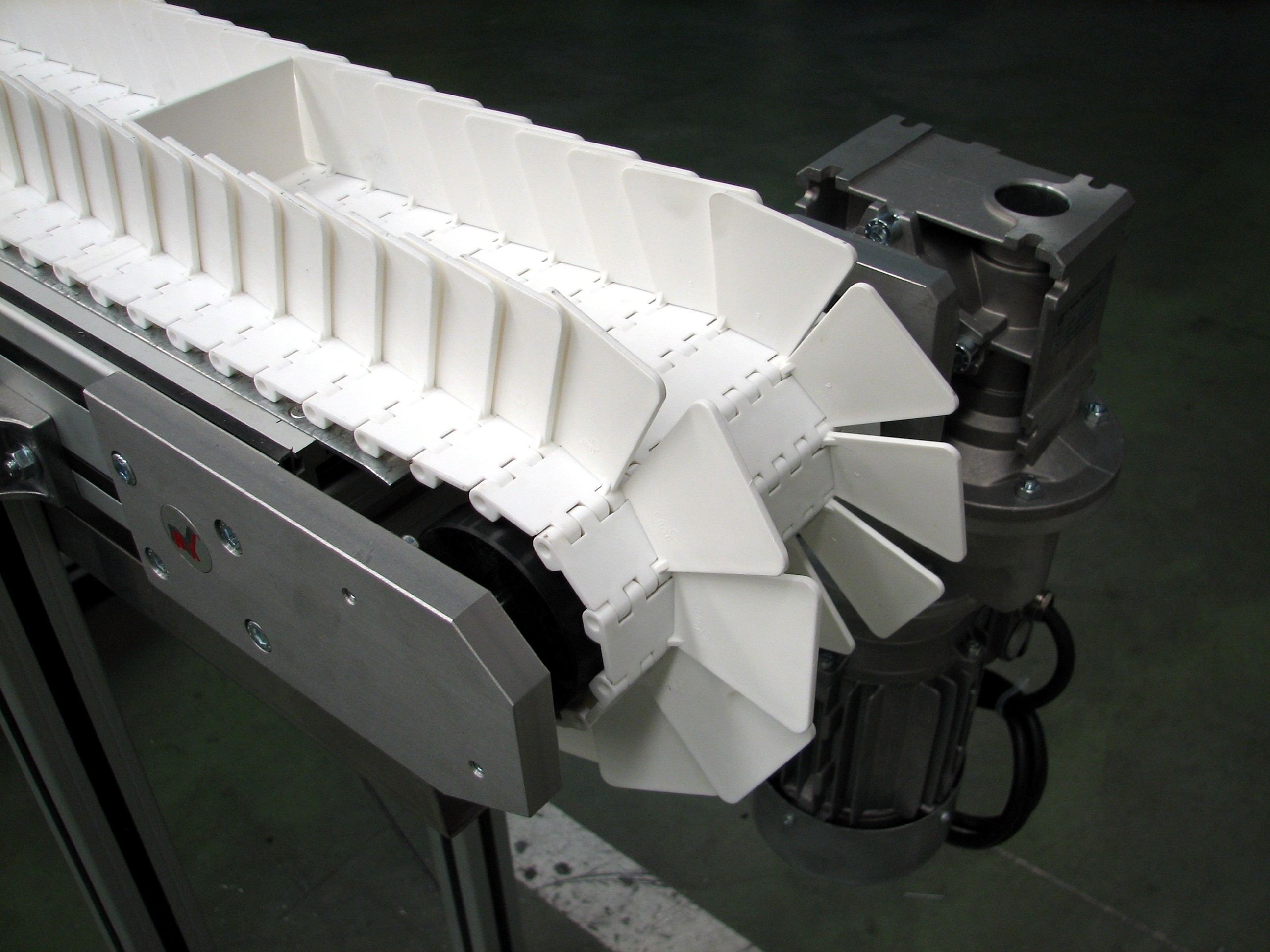 Modular Plastic Belt Conveyor Nikai Systems