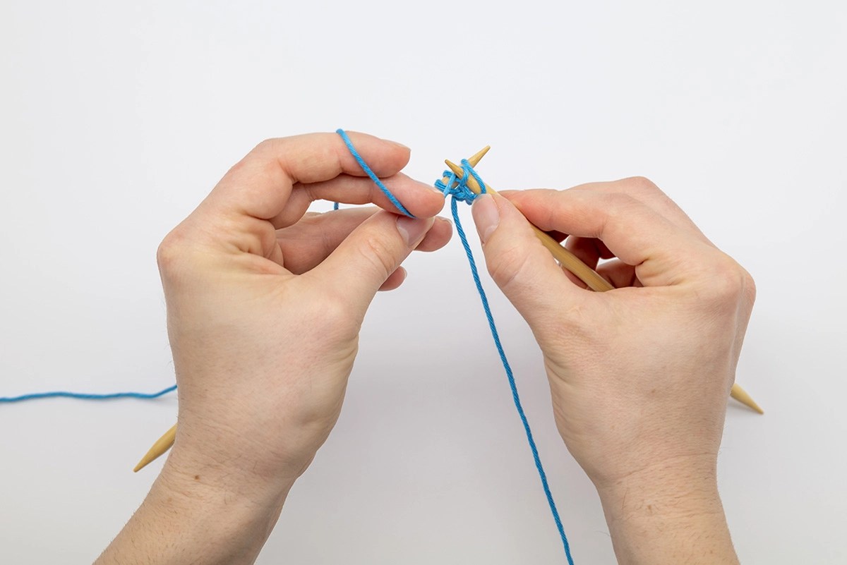 How to cast on knitting stitches 3 easy methods for beginners