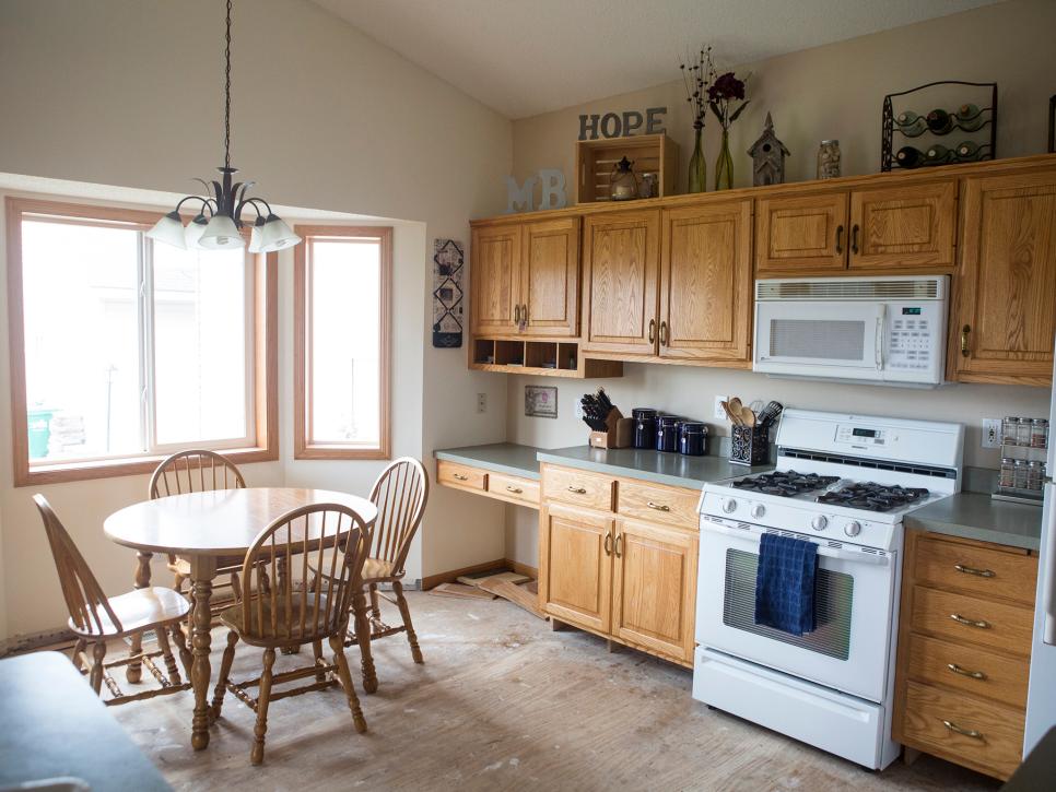 10 Kitchen Tables Specifically Designed for Small Spaces