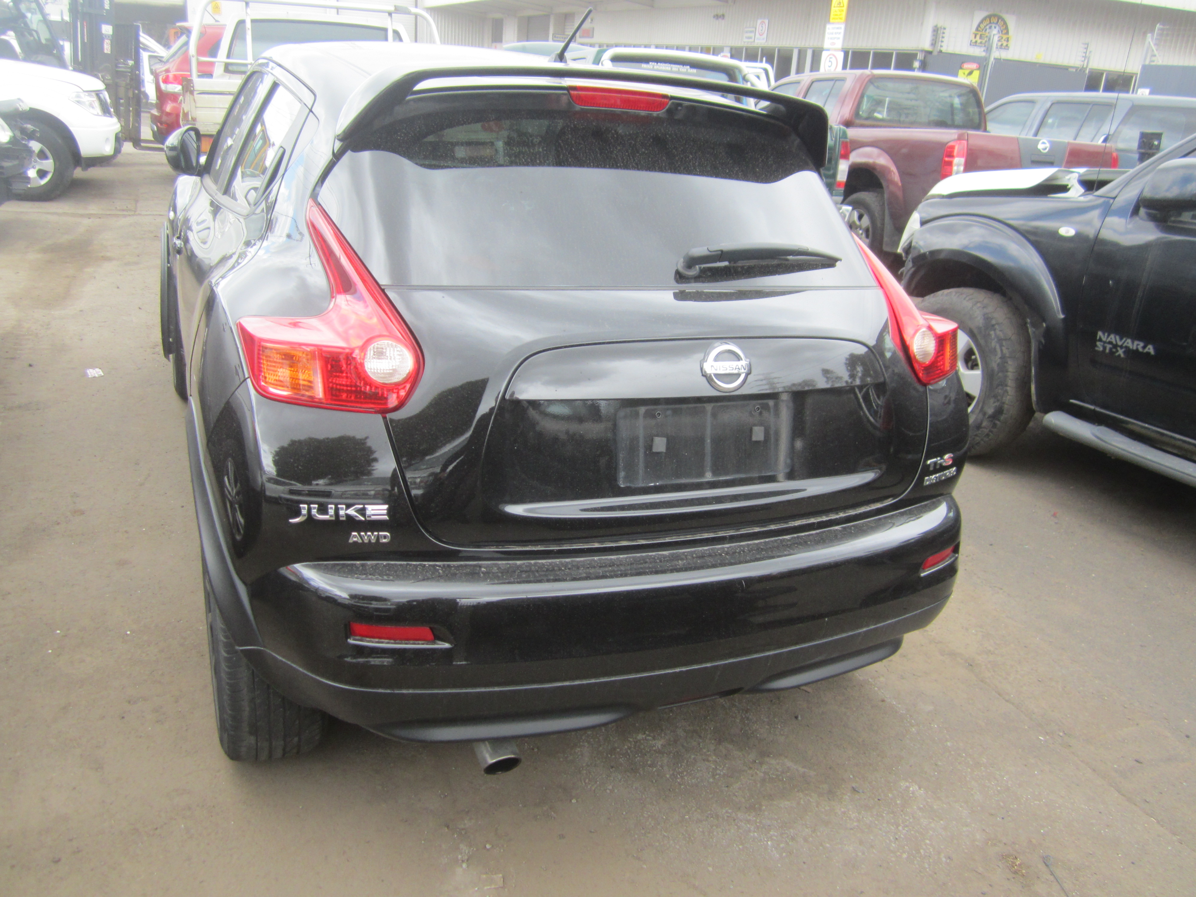 NISSAN JUKE F15 TiS DIG TURBO PETROL BLACK 2015 WRECKING