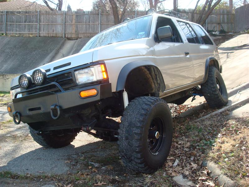 Nissan hardbody 4x4 front lift