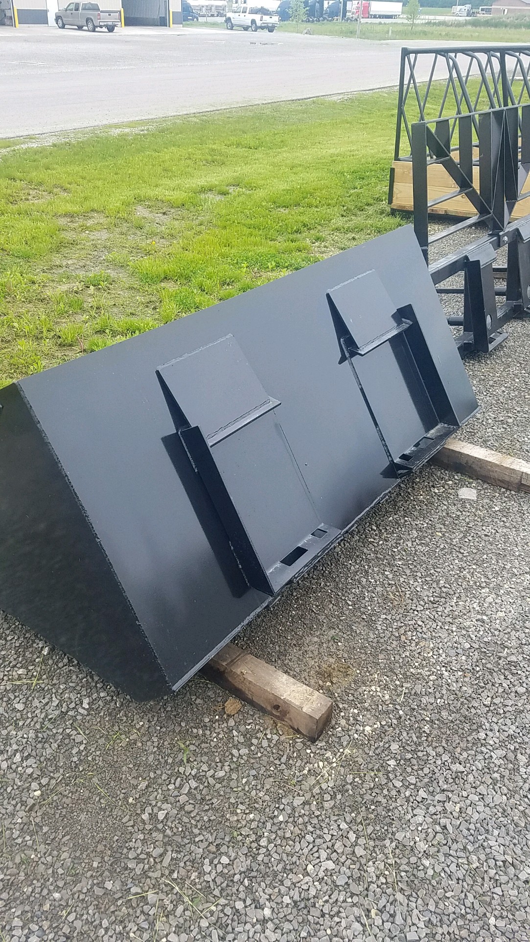 Dirt Buckets Nitro Buckets