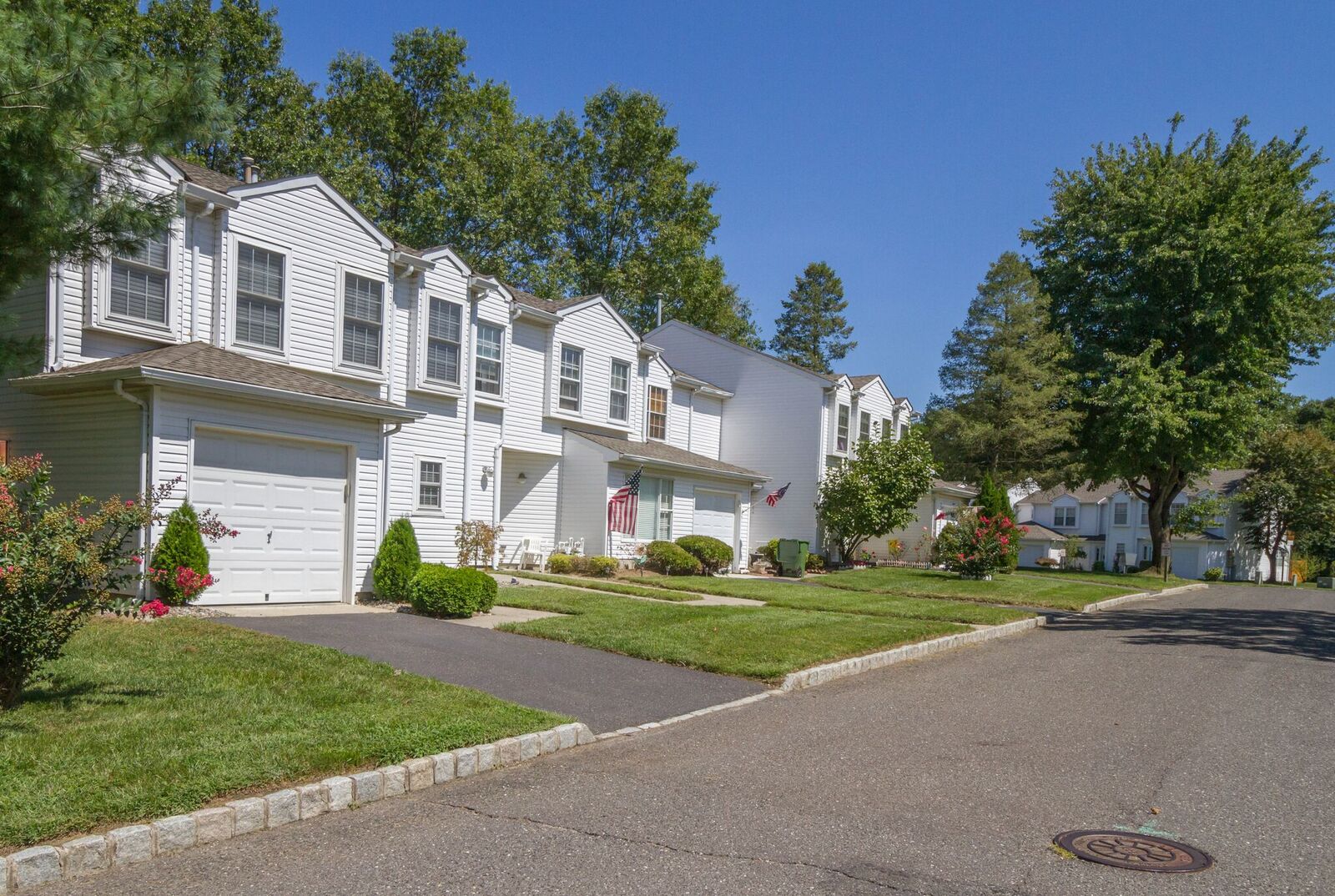 South Pointe Condos Tinton Falls New Jersey, NJ: