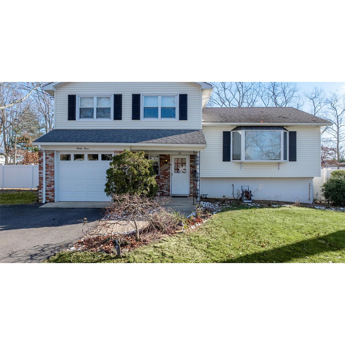 33 Southport Drive, Howell, NJ 07731