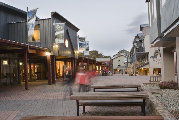 Digital Collections Pictures Cooper, Samuel, 1982 People walking