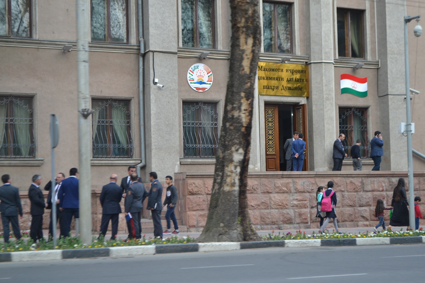 МВД отрицает факт самоубийства у мэрии Душанбе » Главные новости