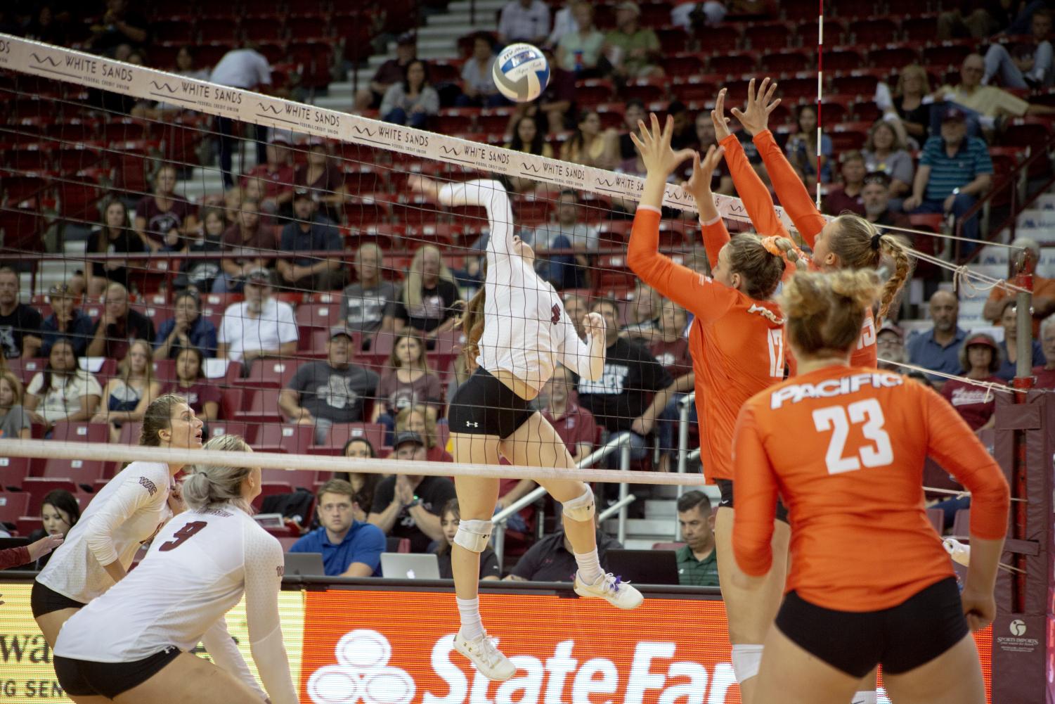 Aggie volleyball falls for first time this season to Portland NMSU