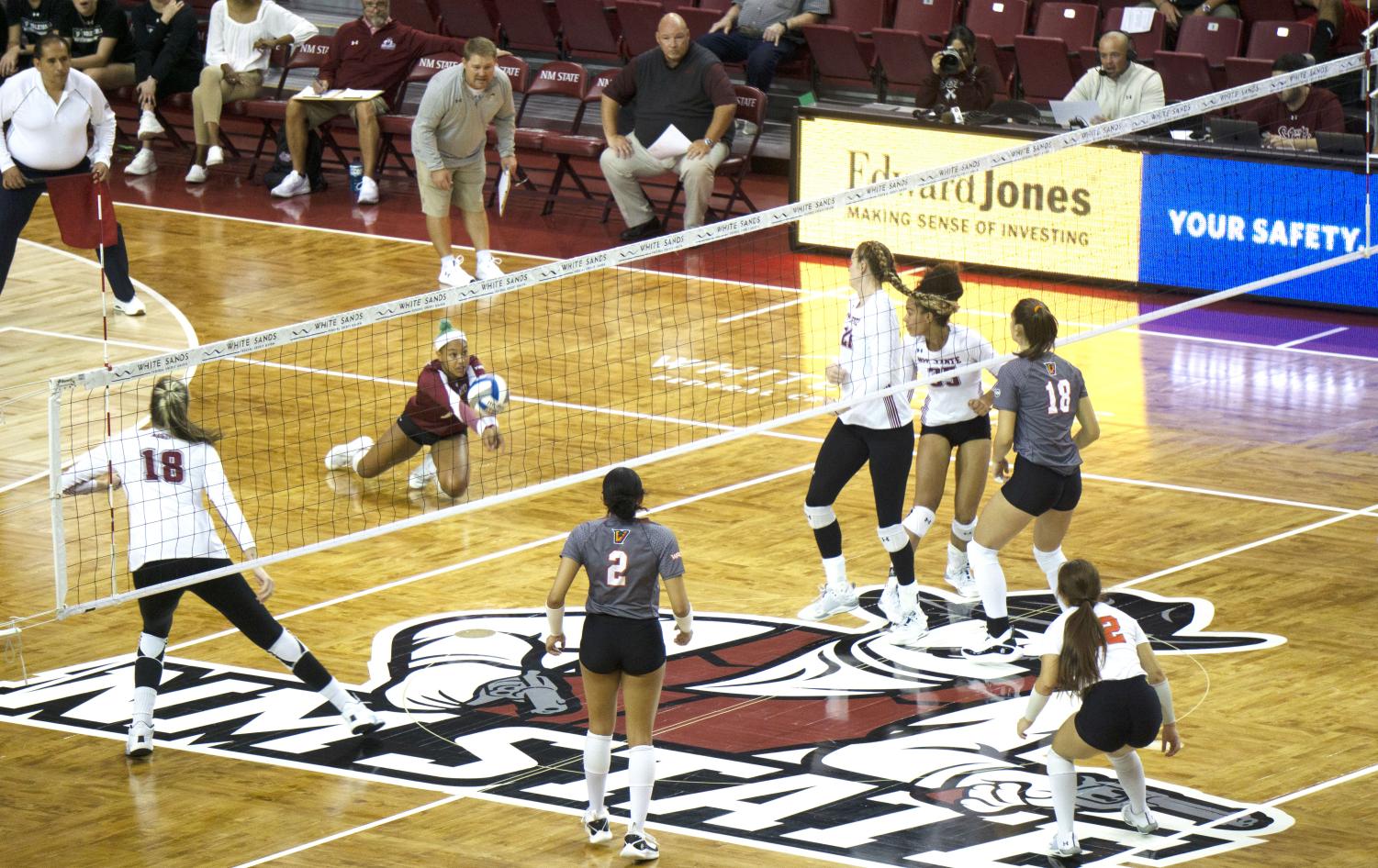 NM State Volleyball takes difficult loss to UTRGV opening conference
